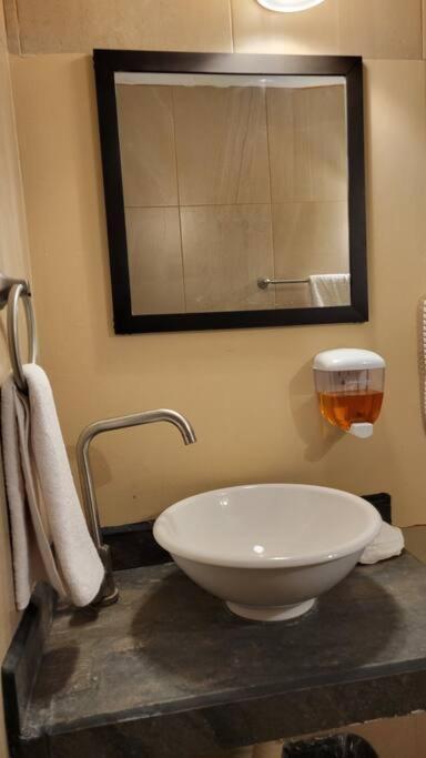 Departamento Privado7, 2 Camas Matri, Parking, Cocina Equipada, Wifi 65 Mb, 2 Climas,Centrico,Tv Smart Appartement Ciudad Valles Buitenkant foto
